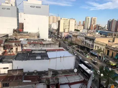 Chacabuco 24. Dto. 4 amb. 2 baños al frente. Avellaneda