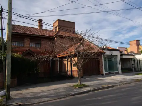 Casa en Venta en City Bell, USD 242.000