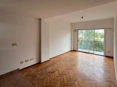 Sarmiento 1800, Piso 3