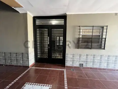 VENTA EDIFICIO MORENO CENTROCON RENTA INMEDIATA 9 DEPTOS, 7 COCHERAS Y LOCAL COMERCIAL. FINANCIACION