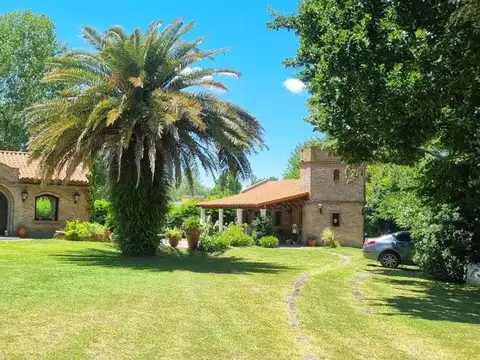 VENTA CASA 5 AMBIENTES EN CLUB DE CAMPO EL MORO