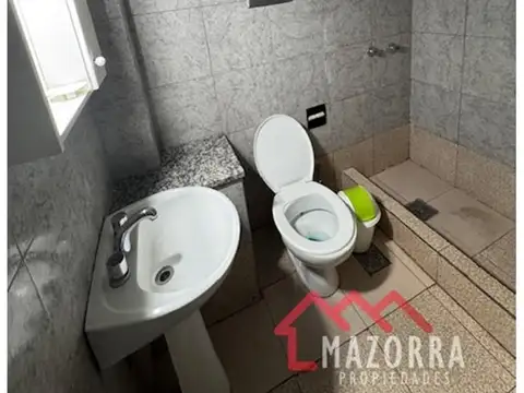 Depto Tipo Casa en Alquiler en Caseros, $ 680.000