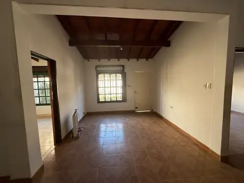Casa 5 ambientes con 2 baños