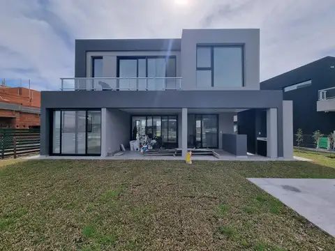 Barrio Carpinchos - 4 dormitorios