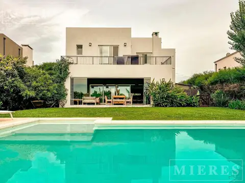 Casa en venta a La Laguna en San Francisco, Villanueva