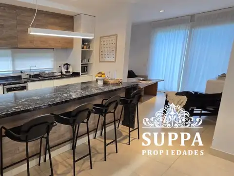 Casa 5 ambientes con 4 baños