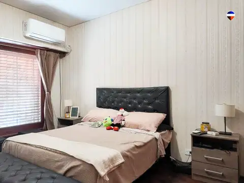 Casa en Venta con 3 cocheras