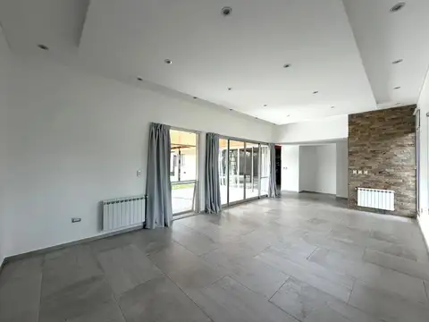 Casa en Alquiler de 3 dormitorios