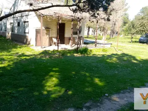 Casa en venta - 5 Dormitorios 3 Baños - Marcos Paz