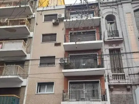 Moreno 1880 e/ Avenida Entre Ríos y Combatiente de los Pozos