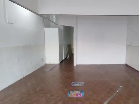 Local en Alquiler en Sarandi, $ 900.000