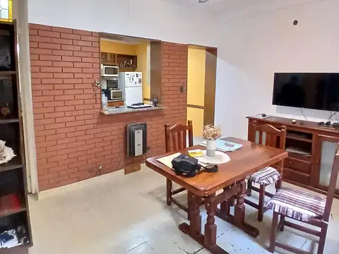 Depto Tipo Casa 4 ambientes con 2 baños