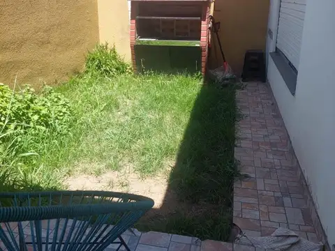 Depto Tipo Casa en Alquiler de 1 dormitorio