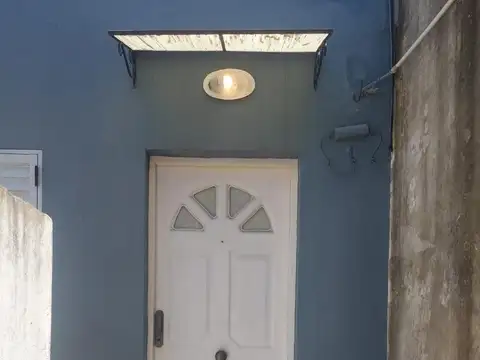 Depto Tipo Casa en Alquiler de 2 ambientes