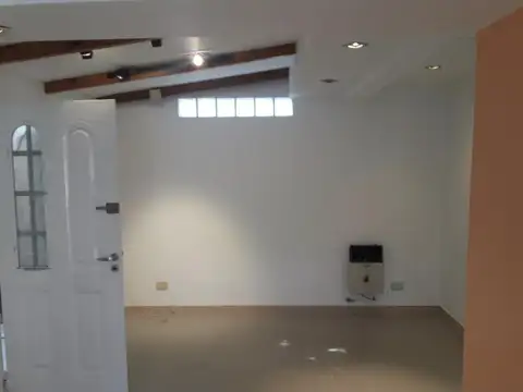 Depto Tipo Casa 2 ambientes con 1 baño