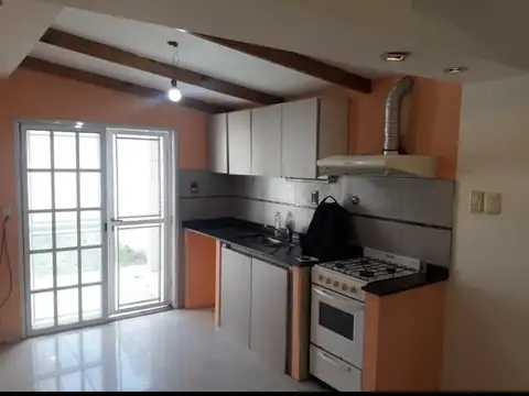 PH en venta - 1 Dormitorio 1 Baño - 80Mts2 - Caseros