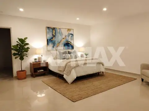 Casa en Alquiler con 4 cocheras