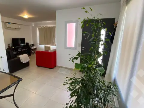 Casa 5 ambientes con 1 baño