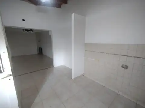 Casa en alquiler - 2 Dormitorios 1 Baño - La Plata
