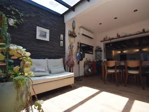 Depto Tipo Casa en Venta en Saavedra, USD 210.000