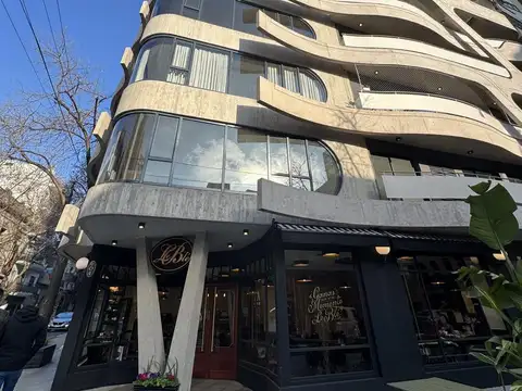 VENTA DEPARTAMENTO 5 AMBIENTES CON  DEPEPENDENCIA TERRAZA CON PARRILLA PROPIA Y COCHERA  EN FLORES