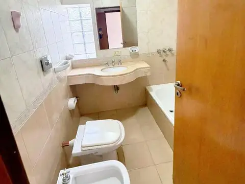 Departamento en Alquiler con 1 cocheras