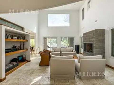 Casa 7 ambientes con 6 baños