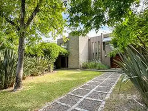 Casa en alquiler anual  en  Santa María de Tigre al río!