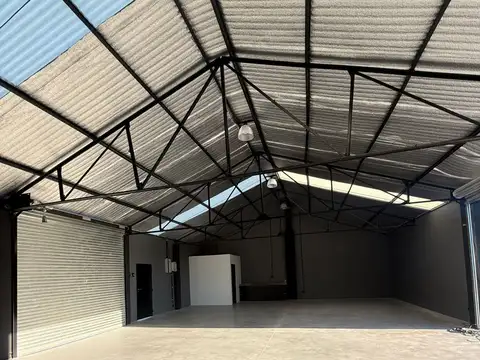 Galpon en Alquiler 30  mts Fondo