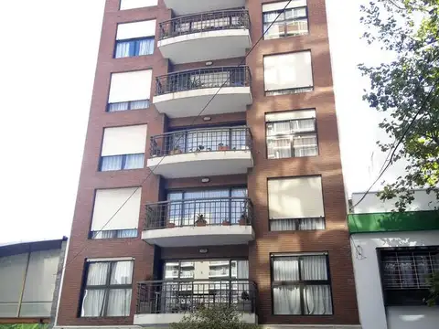 Departamento en Alquiler con 2 cocheras