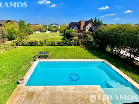 4 DORMITORIOS y ESCRITORIO. LOTE INTERNO.