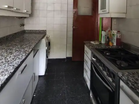 Francisco Gonzalez 2000, Piso 1