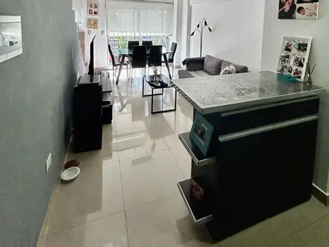 Carlos Encina 600, Piso 1