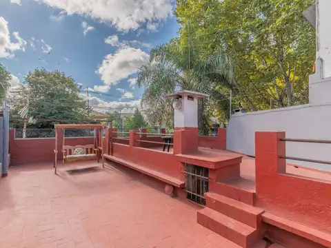 Depto Tipo Casa 5 ambientes con 2 baños