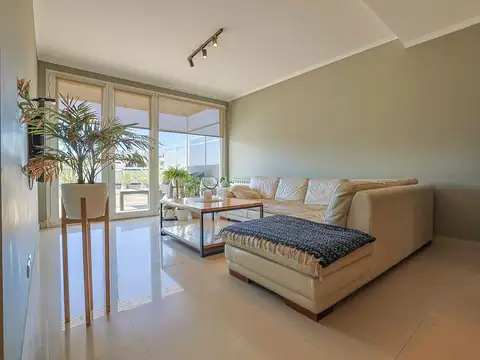 VENTA LOCAL Y DPTO 4 AMB RECICLADO AVENIDA JBJ