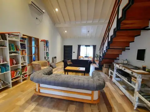 Casa 3 ambientes con 2 baños