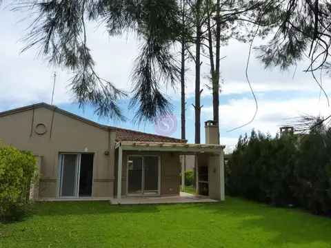 CASA EN VENTA  o ALQUILER EN LA CANDELA- PILAR- 100