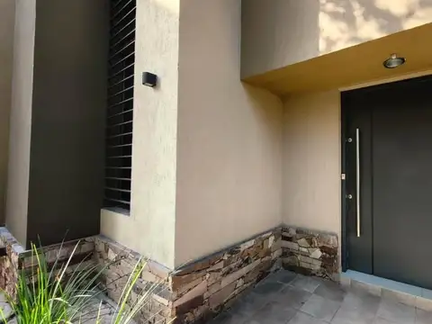 Casa en Venta al Oeste