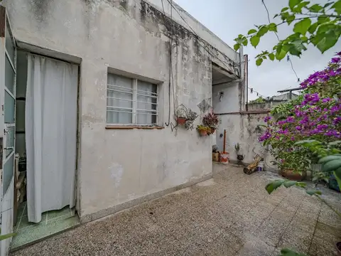 Casa 2 ambientes con 1 baño