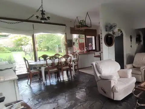 Casa en Venta con 1 cochera