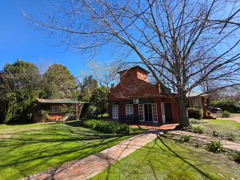 Casa en Venta con 3 cocheras