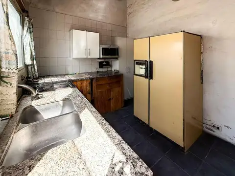 Casa en Venta con 3 cocheras