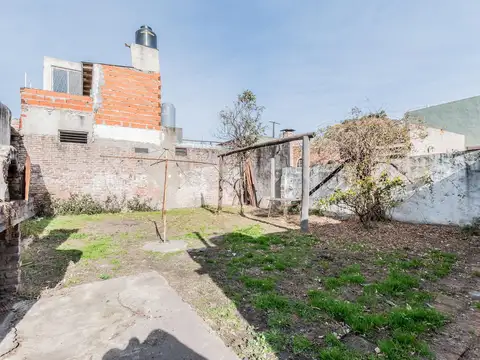 Casa 3 ambientes con 1 baño