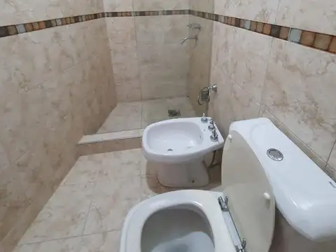 MONOAMBIENTE CÈNTRICO FRENTE A PLAZA 12 DE OCTUBRE