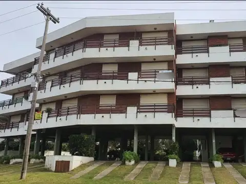 Avenida 2 4302 , Piso 1