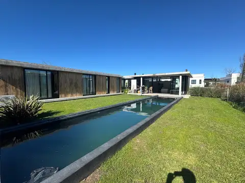 Casa 4 ambientes con pileta en Casonas del Haras
