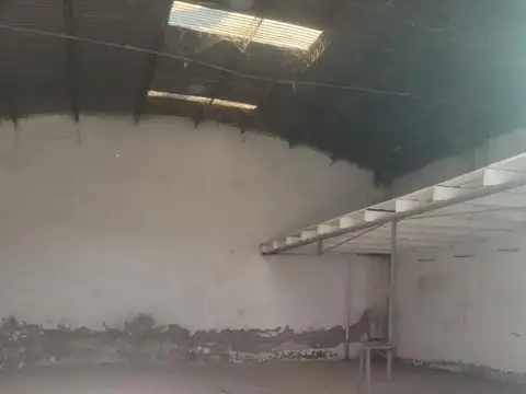 Galpon en Venta en Área Centro Oeste, USD 250.000