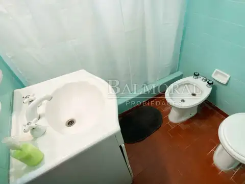 Casa 2 ambientes con 2 baños