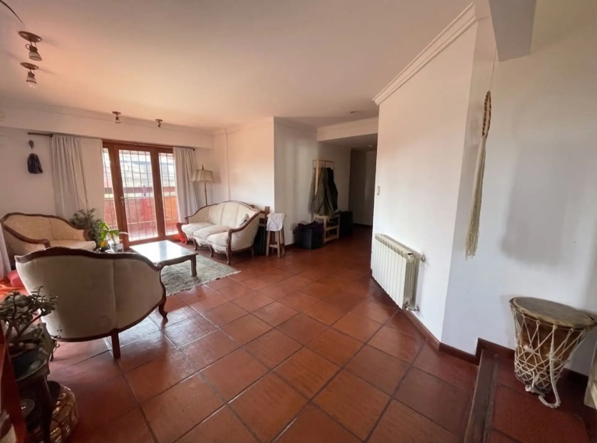 Venta casa 5 amb con local y cochera Villa Primera