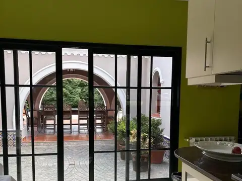 Casa en Alquiler en Villa San Lorenzo, USD 3.200